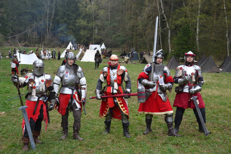Illustration for article titled Fans Bring Warhammer To Life On A Battlefield